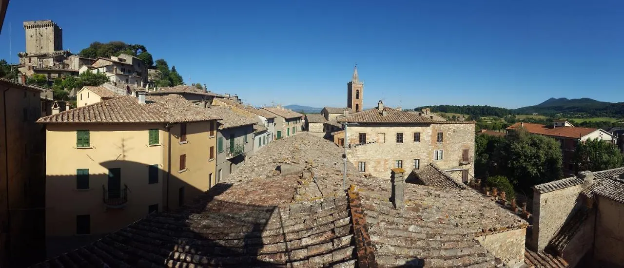 Appartamento Mansarda con solarium panoramico su centro storico di Sarteano vicino alle famose terme della Val d'Orcia